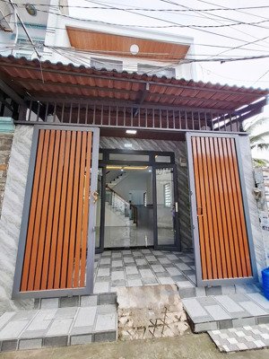 nhà (4x12m) có 2pn 2wc ở ht17 ngay nguyễn ảnh thủ gần bến xe buýt hiệp thành. giá 1tỷ878tr còn bớt