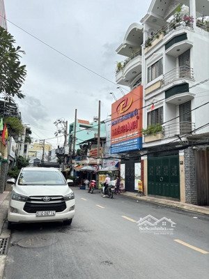 nhà 2 tầng, 40m2, lô góc hẻm 8m trần khắc chân, phú nhuận 7.3 tỷ