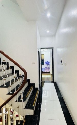 bán nhà riêng 40m phố hồng mai