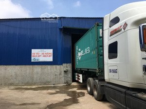 cho thuê gấp kho từ 500m2 đến 5000m2 , cách trung hà nội chỉ 15 phút lái xe, kho vào được luôn