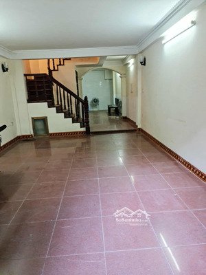 bán nhà phân lô ô tô tránh vỉa hè 2 bên đối diện vườn hoa hàng hiếm phố hoàng ngân