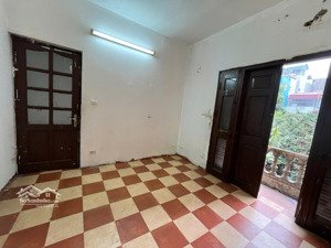 chính chủ cho thuê nhà trọ đường lĩnh nam, giá 3tr/tháng dt 30m2, view sân vườn rộng đẹp