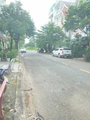 bán đất 81m2 chính chủ tại siệu thị go! dĩ an, bình dương (cũ)