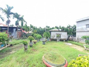 3,x tỷ có lô đất 664m2, trung tâm p,trương quang trọng, đường 5m. làm nhà sân vườn, kho xưởng