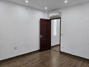 chính chỉ cho thuê nhà ngõ 12 xuân la- sát hồ tây