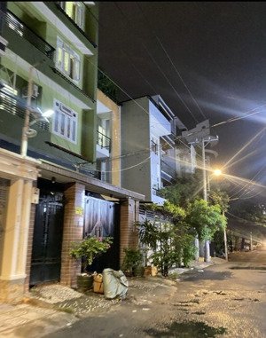 bán nhà 2 mặt tiền lâm văn bền q7 -vuông vức 5*10--full nội thất - cách bãi xe hơi 50m - nhỉnh 5t