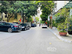 giá cực sốc! nguyễn khang: 45m x 5 tầng mới - gần phố, chỉ 30m ra đường lớn - sổ nở hậu - 11.4 tỷ