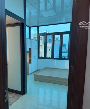 ccmn định công thượng - 7 tầng thang máy 11 phòng kk - ngõ nông - thông khắp ngả.