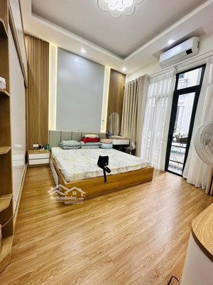 bán nhà trần cung 38m2*5t, mặt ngõ thẳng tắp, cách phố 1 nhà, ngõ rộng thoáng, khung cột, 9.8 tỷ