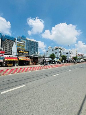 bán nhà 5.7x37m, giá 13.5tỷ, mt 1454 huỳnh tấn phát p.phú mỹ quận 7