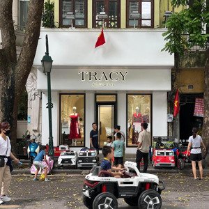 cho thuê nhà mp trần hưng đạo: 65m2, mt: 3,2m, có lửng, riêng biệt, vỉa hè rộng. lh: 