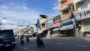 chủ gũi bán căn nhà mặt tiền đường 2/4 vạn thạnh nha trang có dòng tiền 55 triệu/tháng