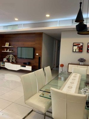 chính chủ cán căn 90 nguyễn tuân, 70m2, thiết kế 2 phòng ngủ 2 vệ sinh, nội thất đầy đủ, tầng trung