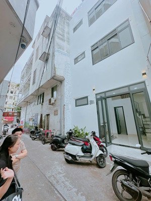 (5,3 tỷ tl) nhà 1 sẹc lý thái tổ, 2 lầu đẹp, sát mặt tiền..!