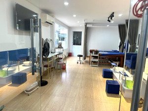 mặt bằng hẻm, mới sạch sẽ, có thể vào ngay