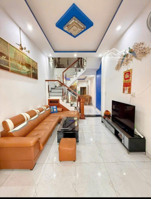 kẹt tiền bán lỗ nhà trung tâm - giá ngộp 3,39 tỷ -hxh nguyễn văn trỗi -dòng tiền 22 triệu, sổ riêng