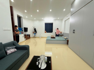 cầu giấy;vị trí trung tâm -lô góc 2 mặt thoáng-full nội thất-ngõ nông gần phố-nhỉnh 14 tỷ