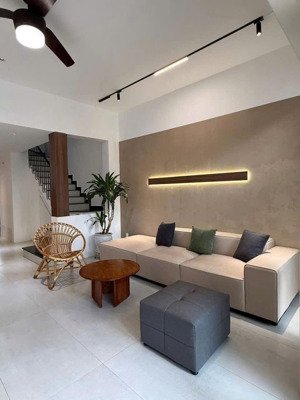 8.8 tỷ . có thương lượng. đường đào trí 75 m2 - hoà cường nam - hướng tây bắc - 2 tầng.