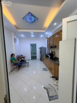 Cho thuê căn hộ CCMN ngõ 100 Khâm Thiên 70m2 x 2 ngủ 2 wc ở gia đình 9 triệu