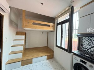 bán tòa chdv phố cầu giấy. dt75mx8t. thang máy, 15p kk dòng tiền 80tr/thg. ngõ thông ô tô qua nhà