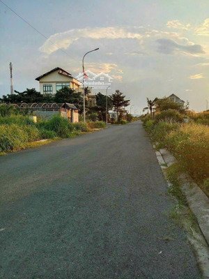 đất đường 12m, giá: 25tr/m2, dt: 8x21m, khu bộ công an, 512 nguyễn văn tạo, xã long thới, nhà bè