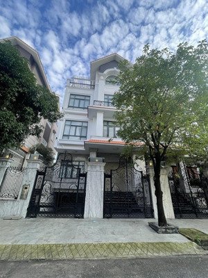 cho thuê biệt thự himlam 200m2 hiện đại, cao cấp, mới 98%, tkvp, có tm giá: 100tr lh: 