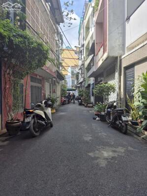 Nhà 3 tầng, 37m2, 3PN, HXH 6m CMT8, an ninh, yên tĩnh, P5, 5.99 tỷ