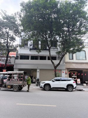 chính chủ cho thuê nhà mặt phố trần quốc toản - hoàn kiếm, dt 55m2 x 1,5 tầng, mt 7m, giá 35 tr