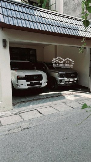 siêu phầm nhà xuân đỉnh - gara oto - lô góc - đường oto tránh - thang máy - mặt tiền siêu khủng