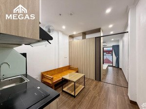 cho thuê 1 ngủ 1 khách ban công thoáng full nội thất mới tinh ngay goldmark city