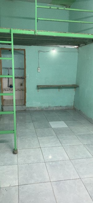 cho thuê phòng mới gác cửa sổ toalet q8