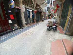 đường láng trung tâm đống đa 15m ra phố dân xây cực chắc 9.5 tỷ