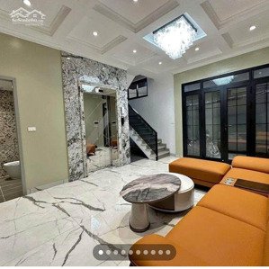 cần tiền bán gấp nhà dân xây gần đại học công nghiệp : dt 40 m, 4 tầng, lô góc--mặt tiền rộng, ôtô