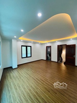 bán nhà 40m2, thang máy, ngõ ô tô, giá tốt cống vị ba đình
