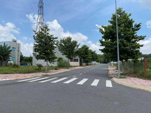 đất đô thị giá trị nông thôn,nằm ngay phường hội nghĩa,tân uyên 100m2/nên,mặt tiền đường nhựa,shr