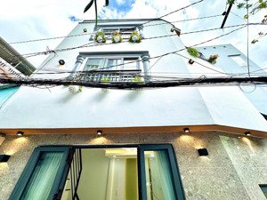 nhà đẹp trần bình trọng - p5- bình thạnh- 16m2 - 2 lầu full nội thất