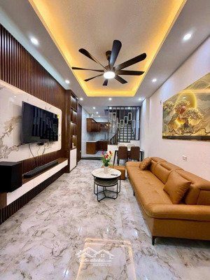 bán nhà cầu giấy - ngõ thông các ngả - 10m ra ô tô - tiện ích xung quanh - 30m2 5 tầng - nhỉnh 7 tỷ