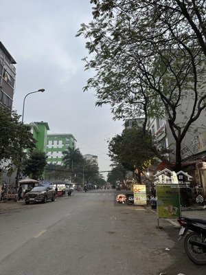 tđc phú diễn | phân lô | vỉa hè | 6 tầng thang máy | thông sàn | văn phòng| dân xây thiết kế |18 tỷ