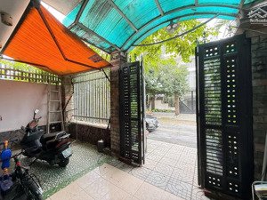 nhà 4 tầng đường 18 kdc thành uỷ khu ven sông hiệp bình chánh. 105m2(6,3x16,7). đường rộng 10m