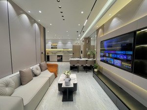cần bán căn hộ sky garden - pmh- q7 nhà đẹp, mới 100%, view hồ bơi thoáng mát. lh: 