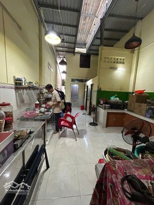 bán nhà mặt tiền đường giác đạo 180m2 gần ngã tư trung chánh tiện kinh doanh buôn bán xây khách sạn