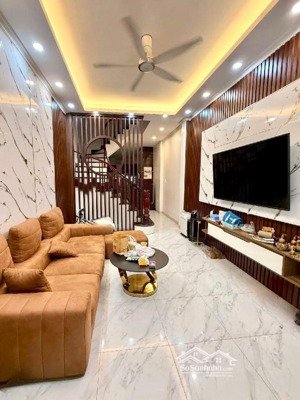 mỹ đình nhà đẹp, ngõ nông thoáng sáng vô cùng gần svđ quốc gia giá chỉ hơn 7 tỷ