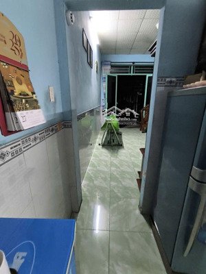 nhà 1 trệt 1 lầu, dt 4x11, hxh vô đến cửa, vô ở ngay, gần trường th phù đổng