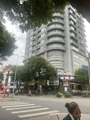 nhà 2 mặt tiền nguyễn gia trí, q.bình thạnh. 16m x 20m, xd: 1 hầm 8 tầng hđt 400 triệu/th - 100 tỷ