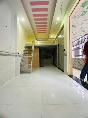 hẽm rộng rãi, thông thoáng.cần bán căn nhà hẽm đường huỳnh tấn phát, p phú thuận quận 7,