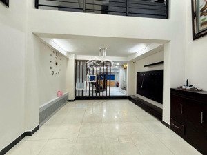 hxh 4 chỗ ngủ trong nhà - hoàng hoa thám thông nguyễn văn đậu
giá chỉ 9.9 tỷ