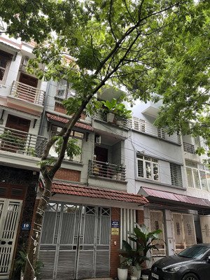 hiếm có liền kề kđt xa la. 76m2/ 4 tầng hoàn thiện.