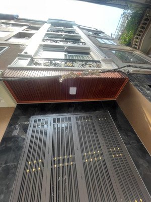 nhà đẹp phú thượng : 55m2 , mt 4m , 5 tầng, 4 chỗ đỗ cửa- 50 m ra mặt phố - ngõ thông - 10,9 tỷ