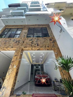 chính chủ bán nhà bồ đề- 40m2- 6 tầng thang máy- ô tô 7 chỗ. khu phân lô- dân trí cao- full nt