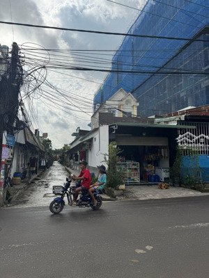 nhà cấp 4 và 2 phòng trọ gần đường vững thiện giá 3 tỷ 750 triệu